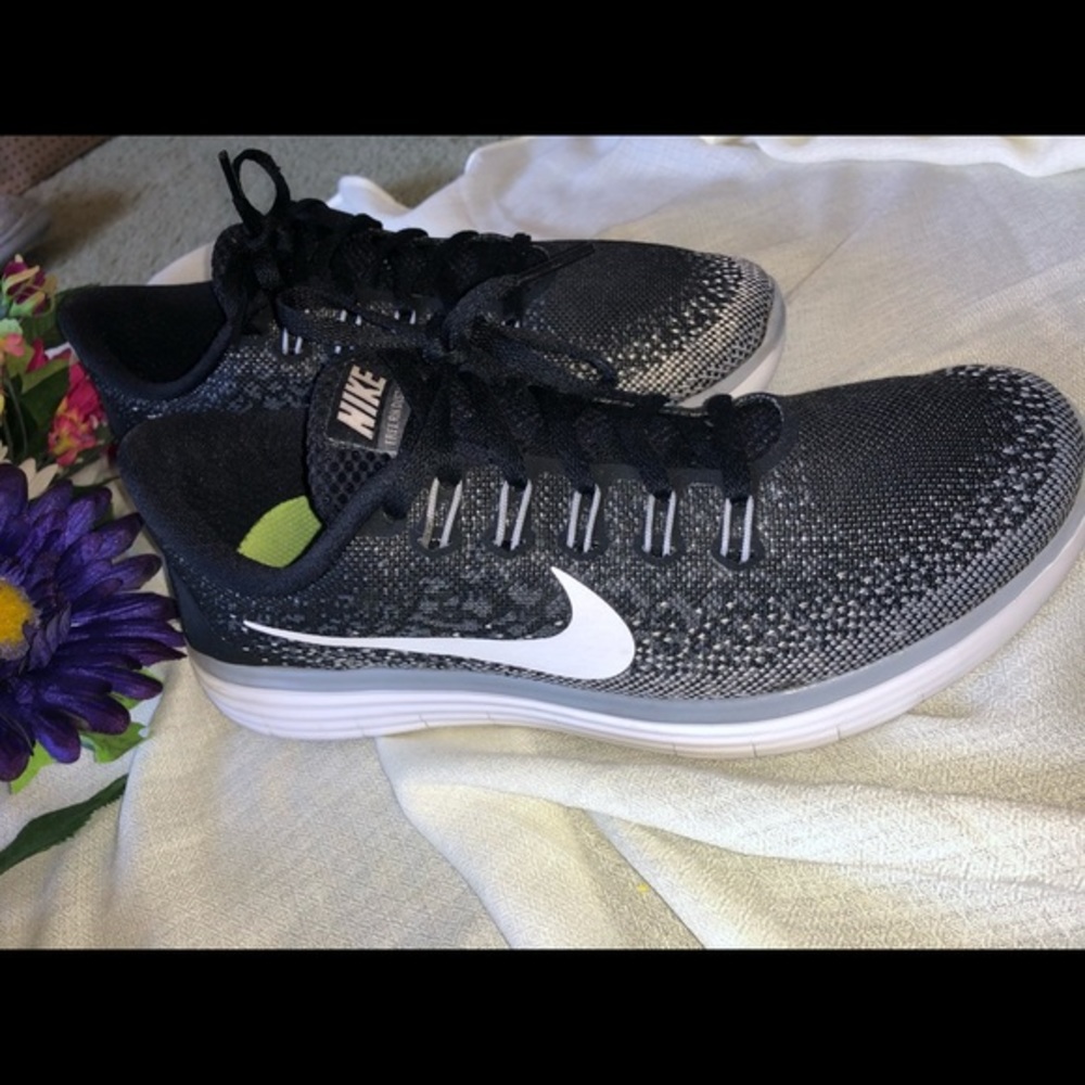 Nike Womens Shoes Sz. 8 - Picture 5 of 8